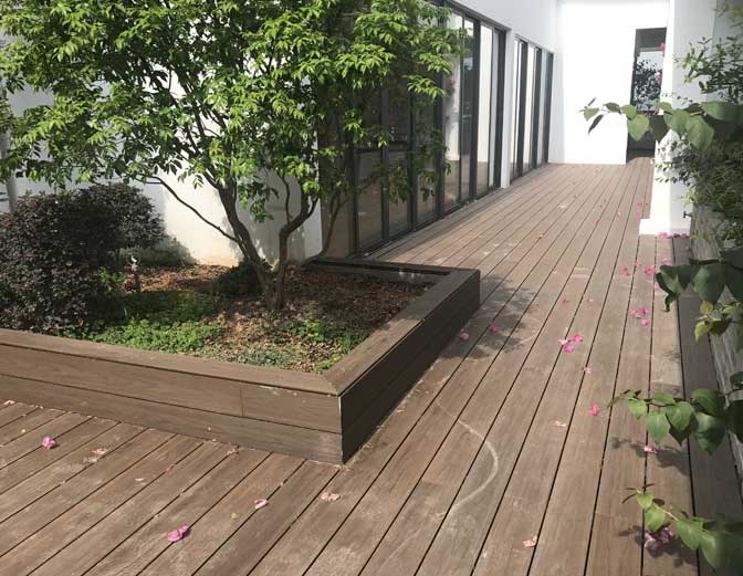 室外木塑地板一般具有什么样的特点?